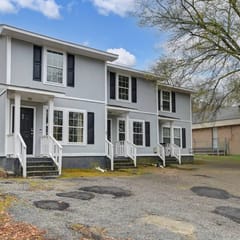 2BR Near Downtown | Walk to Hospital