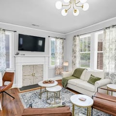 Dana's Cottage| 1 King Bed | Close to USC Stadium