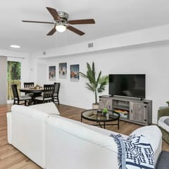 Stay West Side | 2 BR | Minutes from Downtown