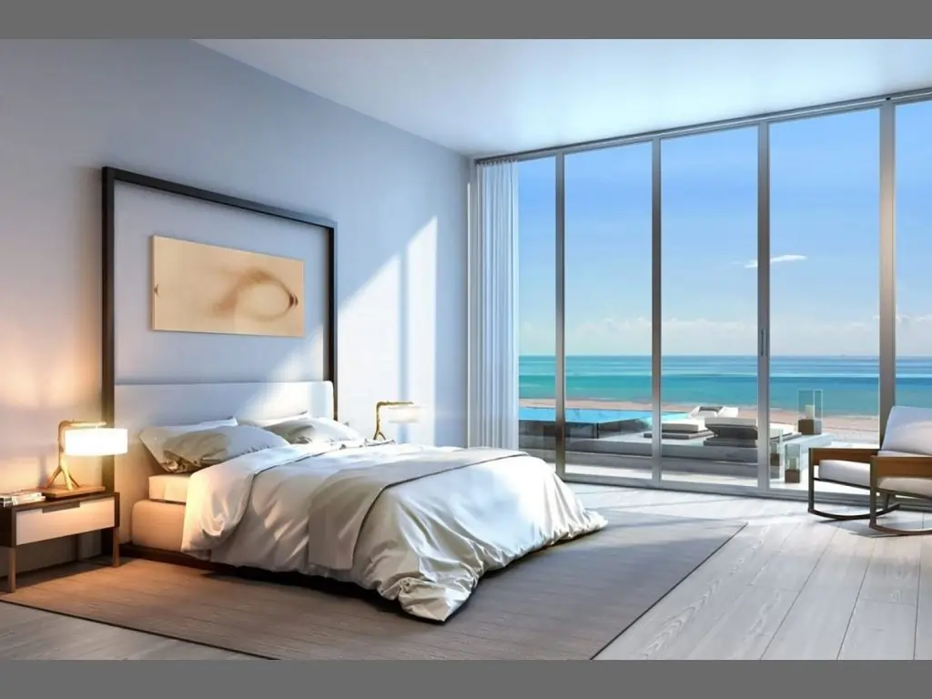 Person unpacking in a modern furnished apartment – ready for immediate move-in today